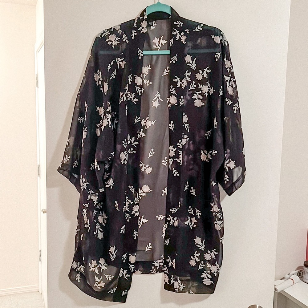 Ann Taylor kimono. EUC